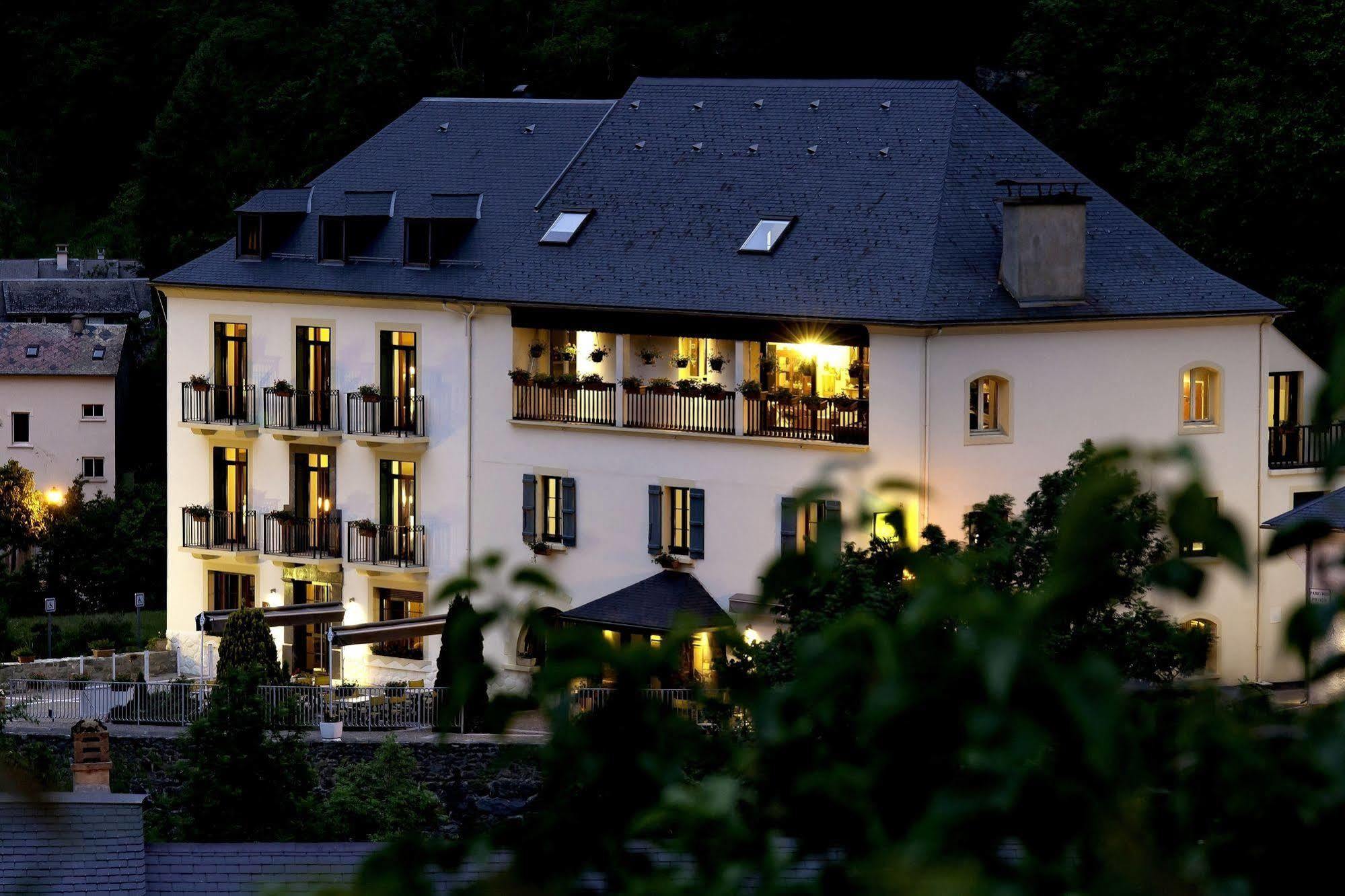 Logis Hotel La Breche De Roland Gèdre Exteriér fotografie